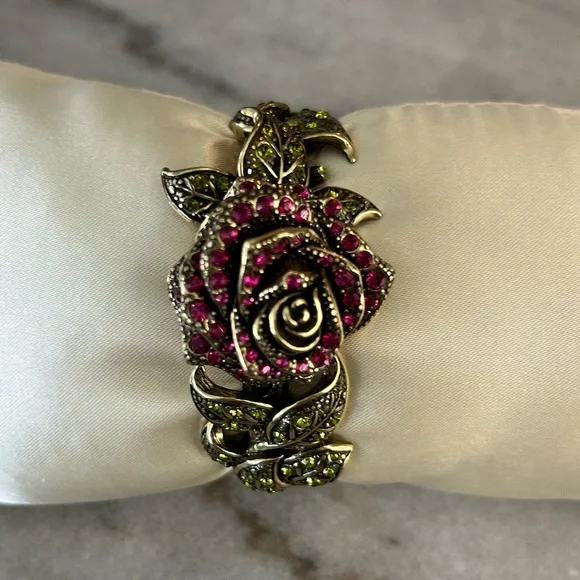 HEIDI DAUS Signed Vintage 1990's Green And Red Rose Shaped Hinged Cuff Bracelet - Picture 3 of 6